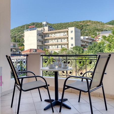 Niovi Luxury Apartments Loutra Aidhipsou Exteriör bild