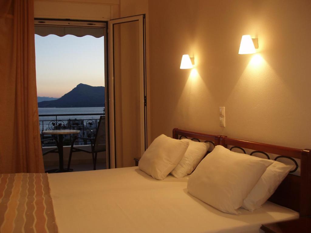 Niovi Luxury Apartments Loutra Aidhipsou Exteriör bild