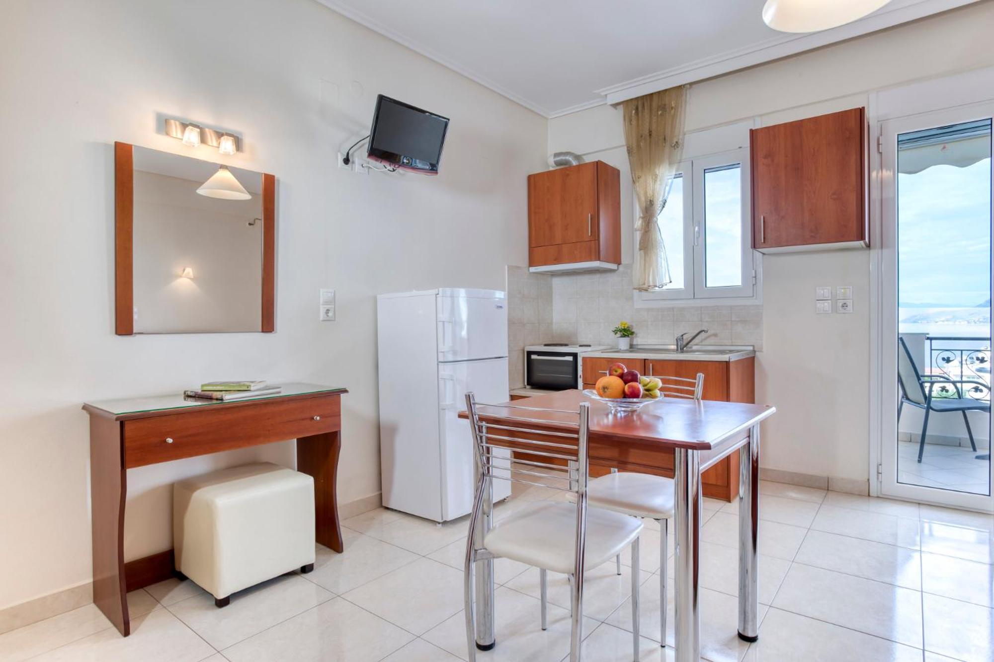 Niovi Luxury Apartments Loutra Aidhipsou Exteriör bild
