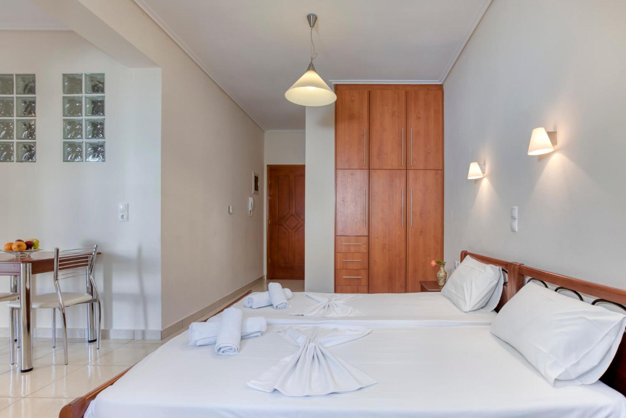 Niovi Luxury Apartments Loutra Aidhipsou Exteriör bild