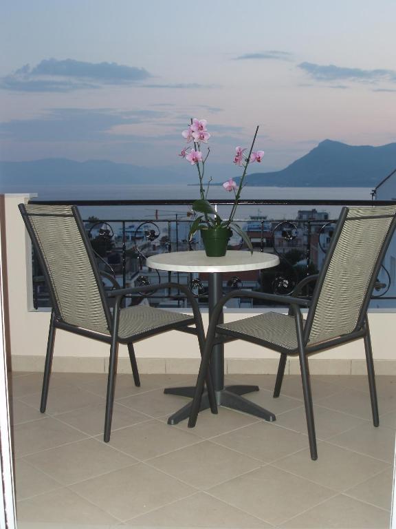 Niovi Luxury Apartments Loutra Aidhipsou Exteriör bild