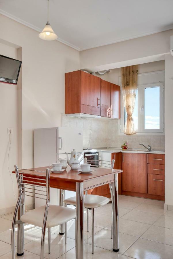 Niovi Luxury Apartments Loutra Aidhipsou Exteriör bild