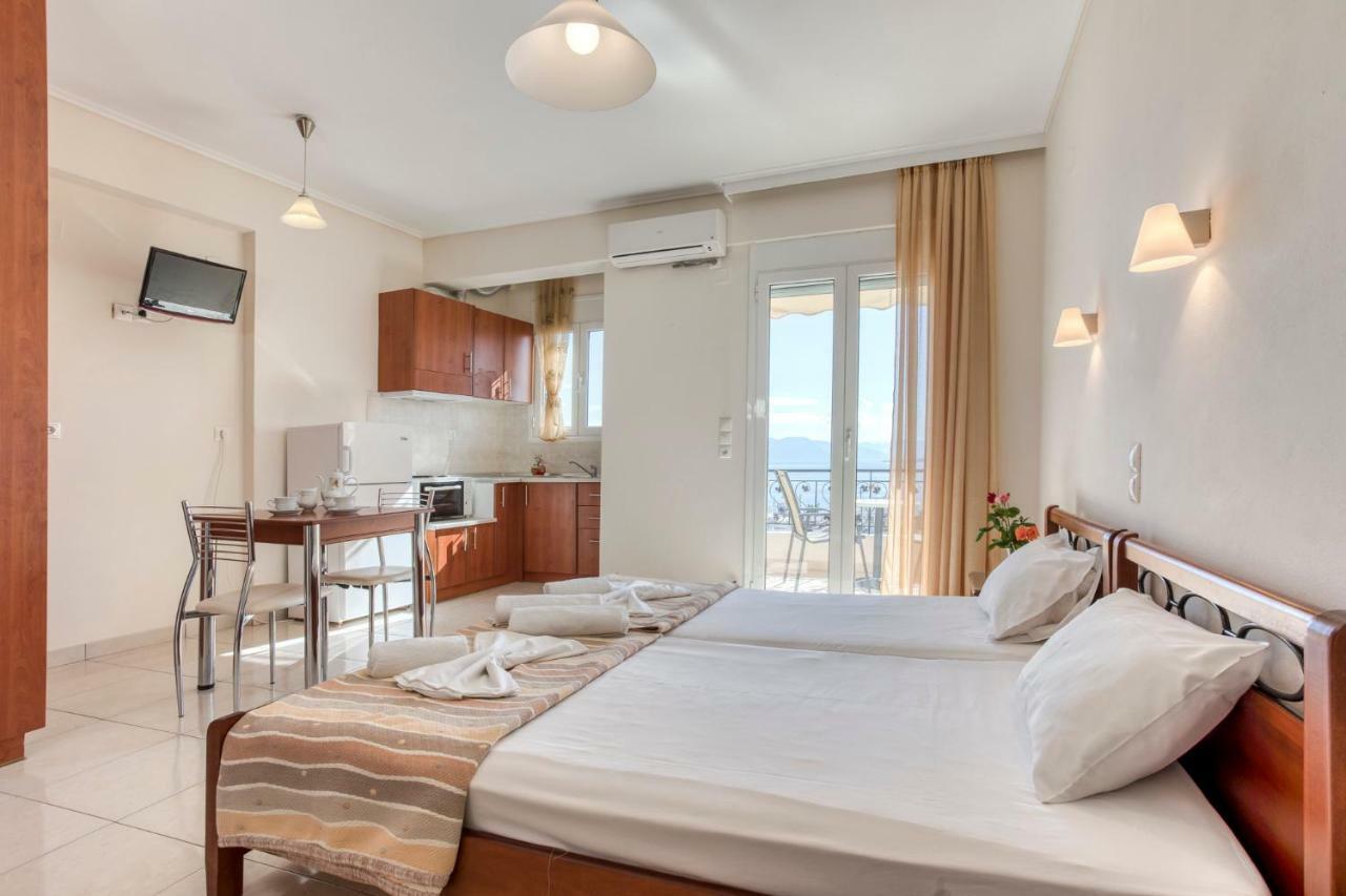 Niovi Luxury Apartments Loutra Aidhipsou Exteriör bild