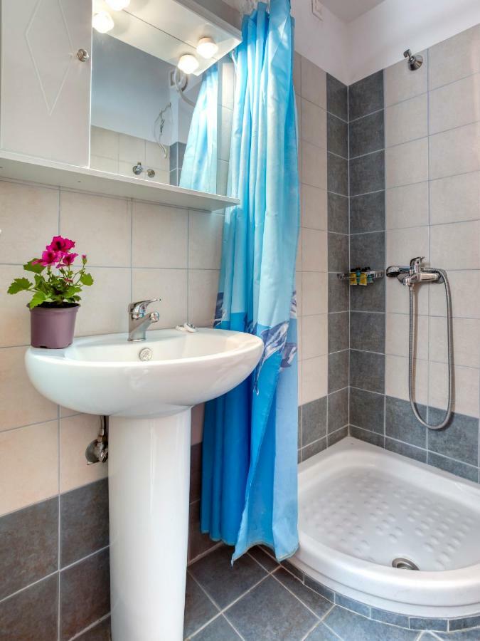 Niovi Luxury Apartments Loutra Aidhipsou Exteriör bild