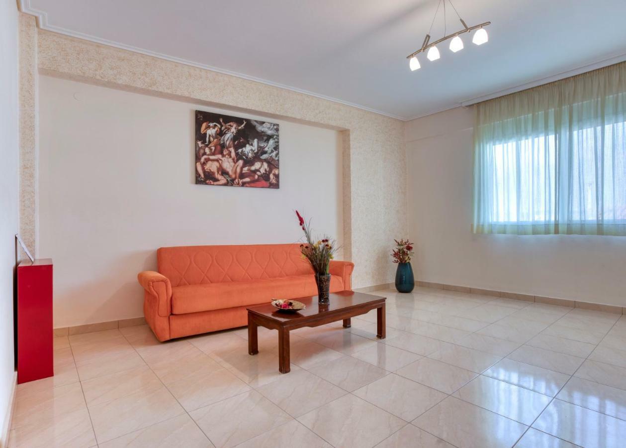 Niovi Luxury Apartments Loutra Aidhipsou Exteriör bild