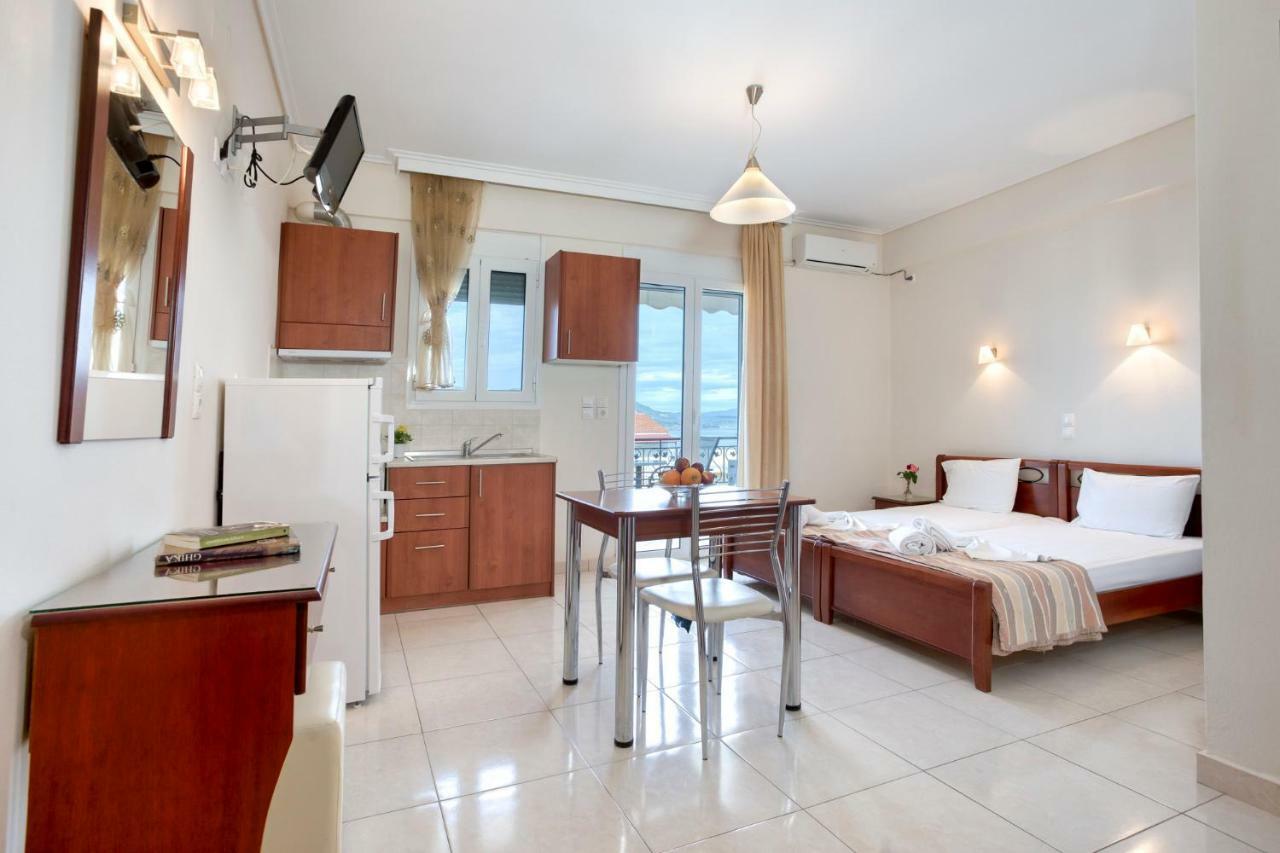 Niovi Luxury Apartments Loutra Aidhipsou Exteriör bild